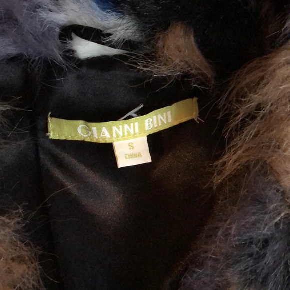 ⚡️New! Gianni Bini multi color faux fur vest- S,M - Picture 5 of 8